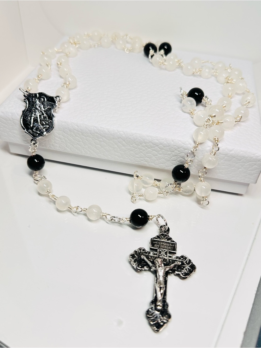 Rosary in selenite and Onyx Beads